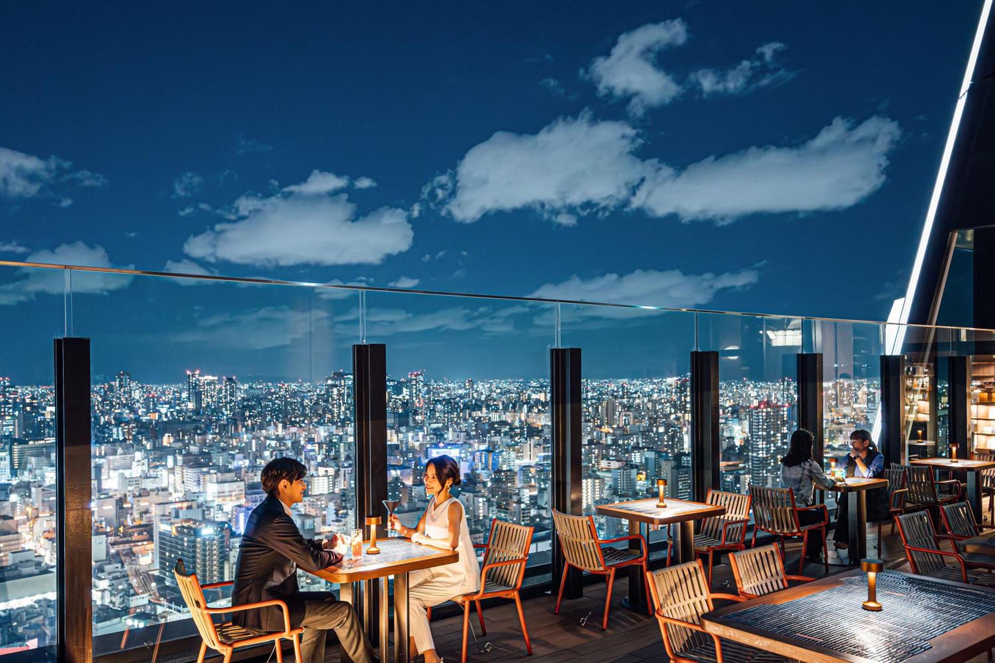 Centara Grand Hotel Осака Экстерьер фото Sky Bar