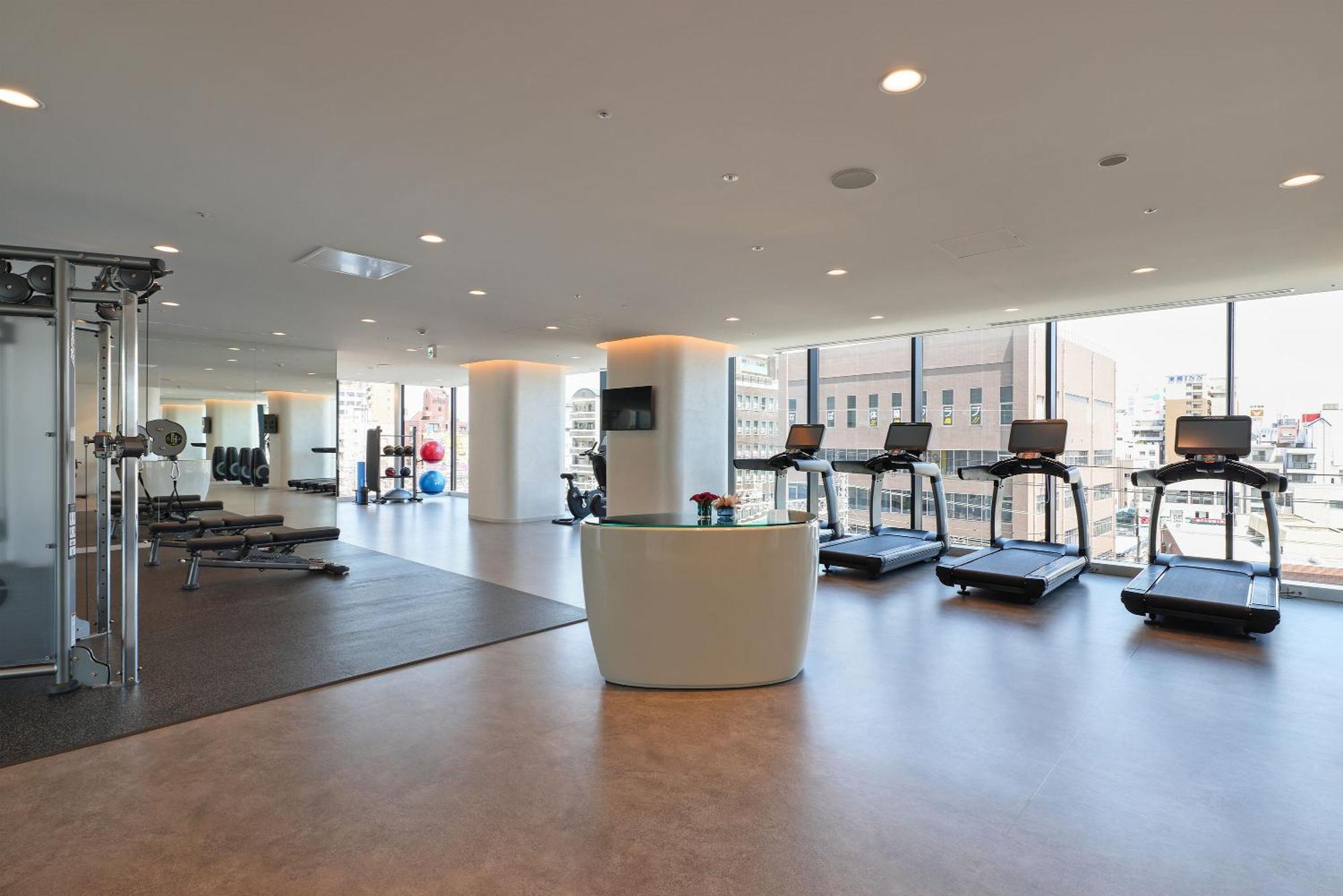 Centara Grand Hotel Осака Экстерьер фото The gym at The Standard East Village