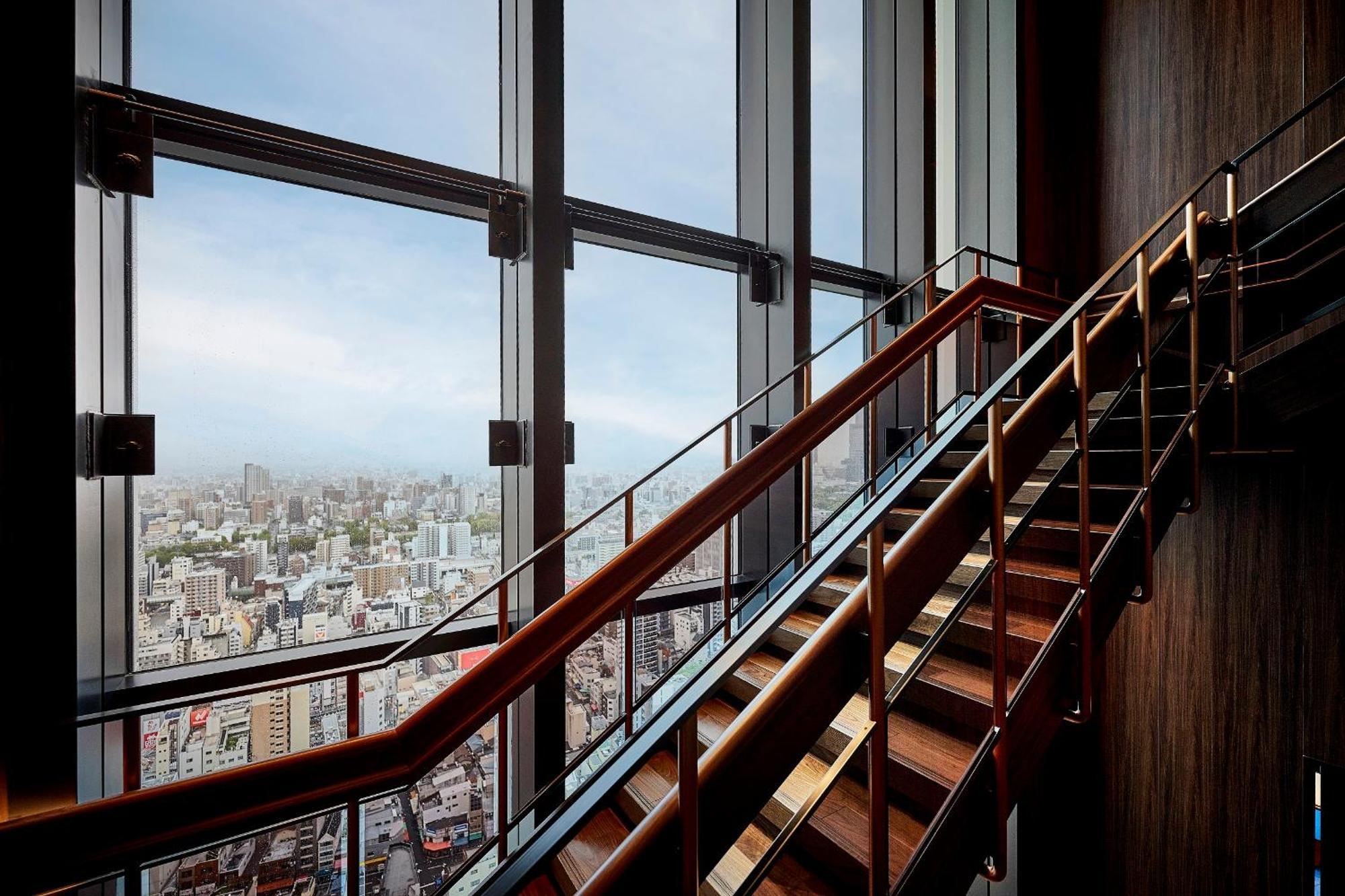 Centara Grand Hotel Осака Экстерьер фото Stairs