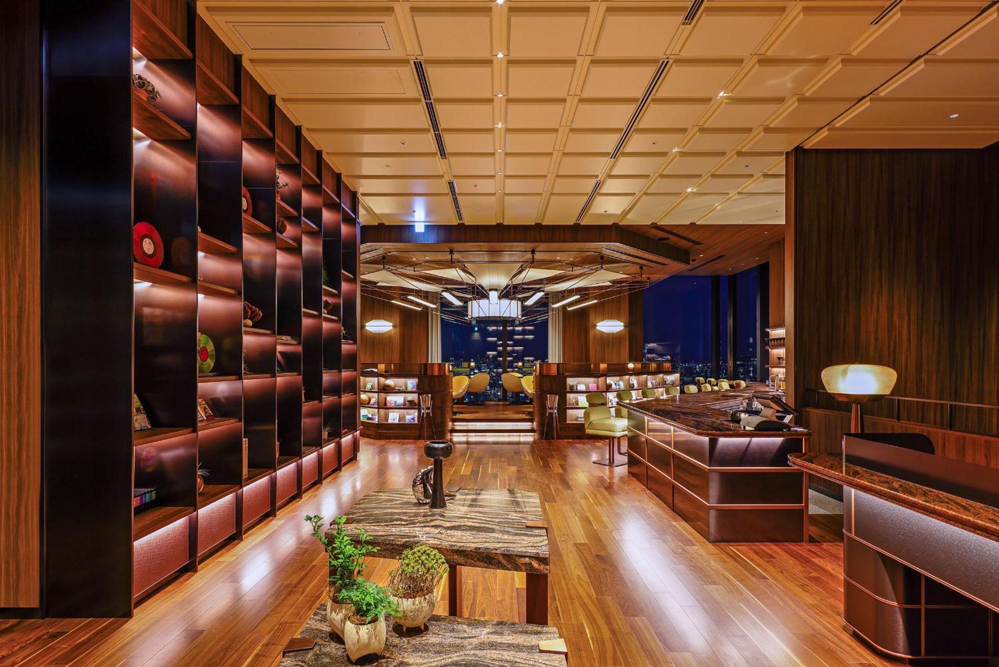 Centara Grand Hotel Осака Экстерьер фото The Club lounge at Osaka International Airport
